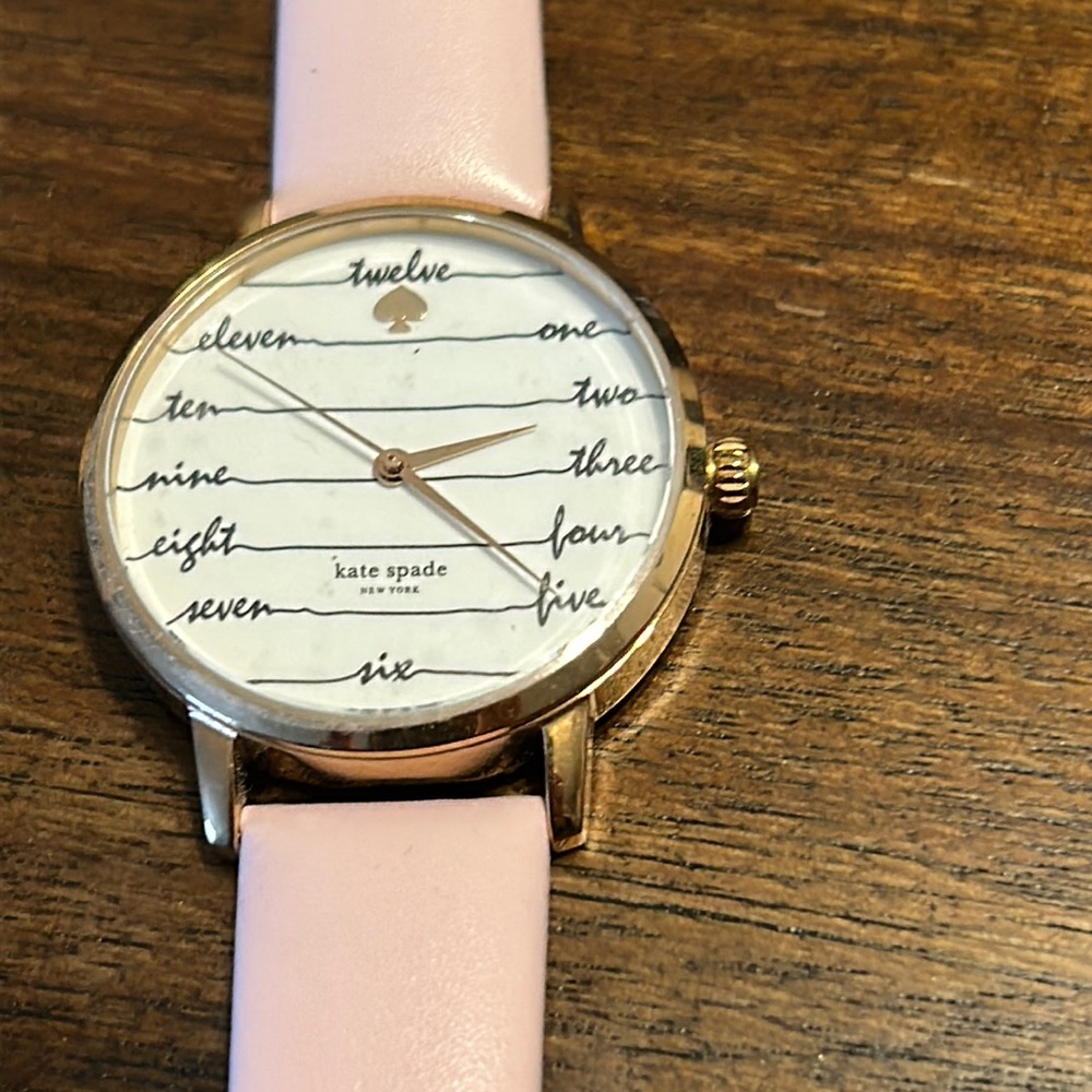 ♠️ kate spade watch..nearly new condition ‼️BRAND NEW BATTERY‼️